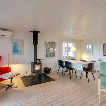 Eikka - 600m From The Sea By Interhome Feriehus